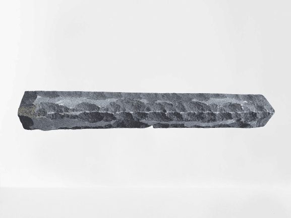 עמוד / תוחם דשא אבן בזלת 10/10/100 ס”מ