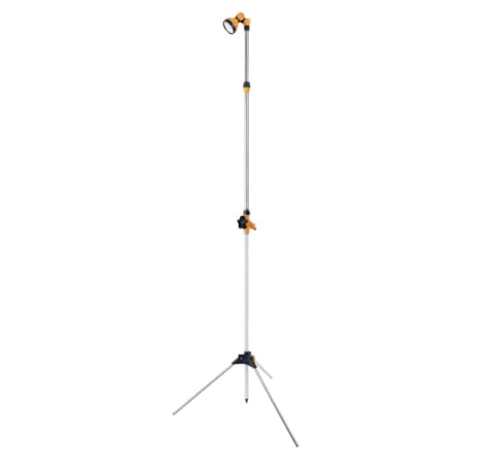 מקלחת גינה טלסקופית עם חצובה