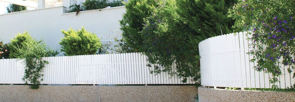 חבילה של 8 לוחות גדר לבנה PVC – בצבע לבן