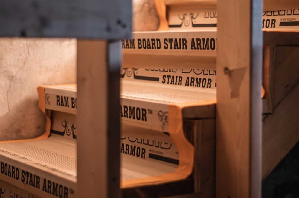 יריעת הגנה לכיסוי מדרגות 34/87 ס”מ גובה 19 ס”מ RAM BOARD