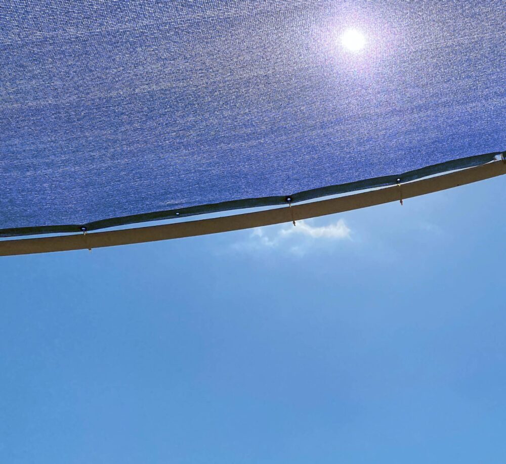 רשת צל תפורה עם טבעות בצבע כחול